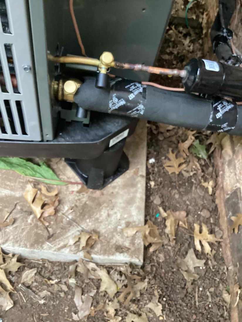 Heat pump outdoor unit with copper piping and brass service valves